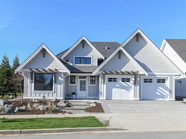 3222 Winchester Ave, Courtenay, BC V9N 9X4