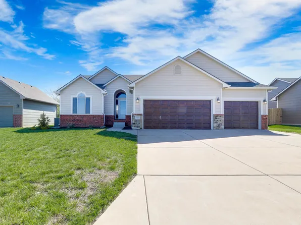 105 Springlake Dr, Newton, KS 67114