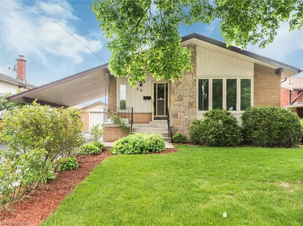 30 Greeningdon Dr, Hamilton, ON L9A 3A7