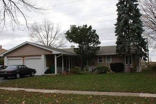 2nd image of 271 Walnut Ln