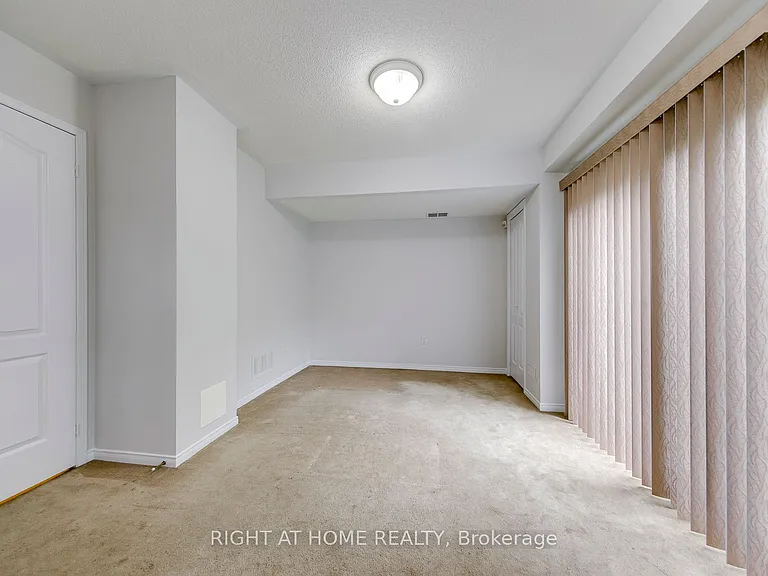 38 Fairview Rd W #38 — Photo 39