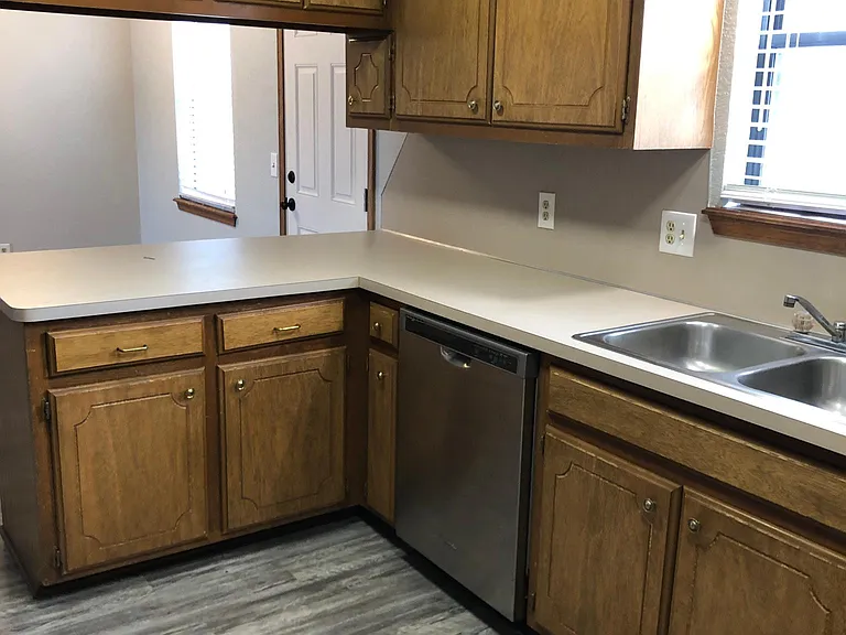 112 N Baumann Ave — Photo 8