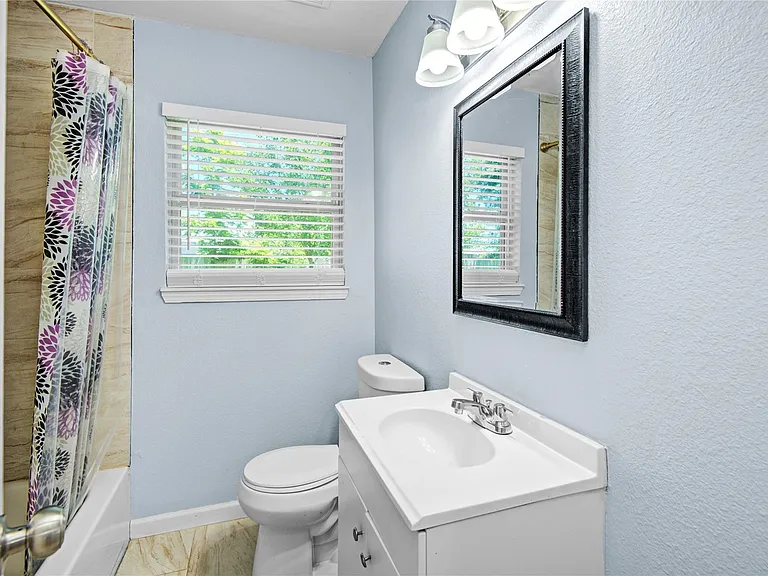 8921 Oak Knoll Ln — Photo 10