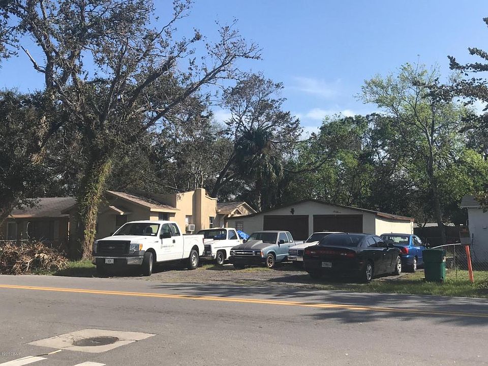 2nd image of 605 Center Ln