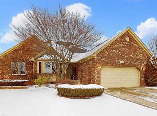 21139 Woodland Dr, Macomb, MI 48044