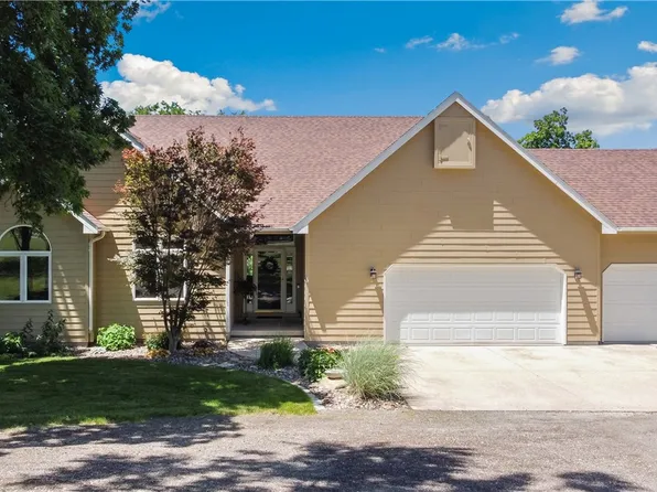 1671 McBride Ridge Ct, Winterset, IA 50273