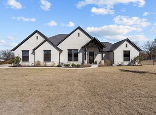 2004 Forest Bluff Trl, Azle, TX 76020