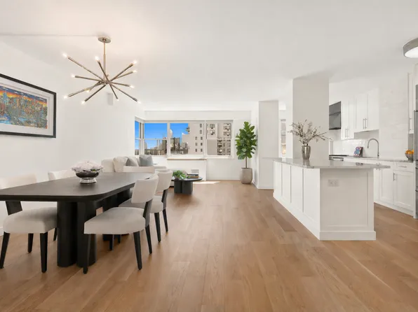 70 East 10th Street image 1 of 18