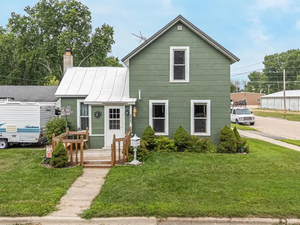 333 Lyon St, New London, WI 54961