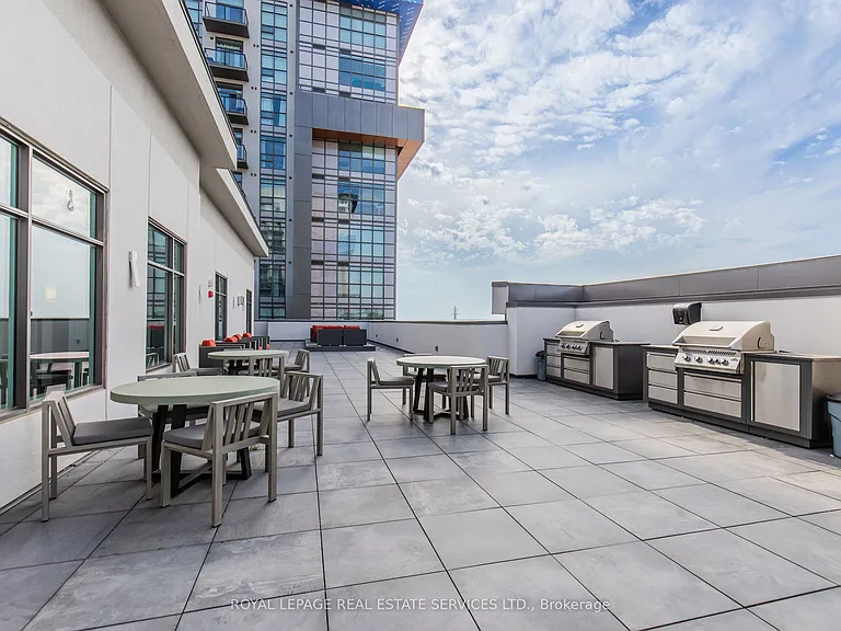 460 Dundas St E #1202 — Photo 40