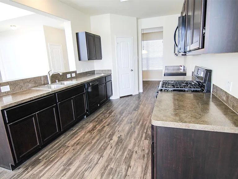 29622 Clover Shore Dr — Photo 4
