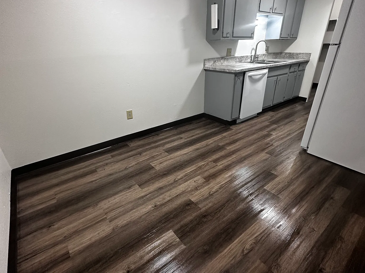 4221 Central Ave — Photo 2
