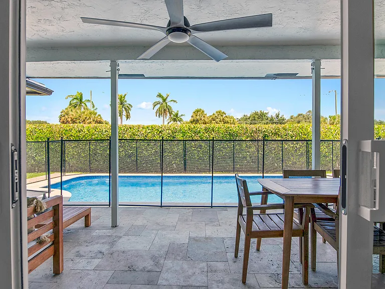 23313 Lago Mar Cir — Photo 45