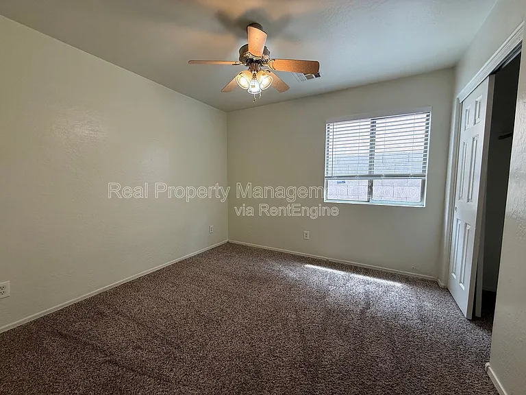 1225 W Shumway Farm Rd — Photo 14