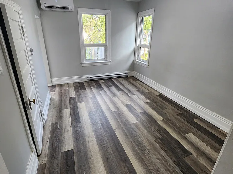 192 Canora St — Photo 6