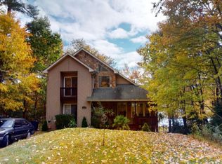 294 Doolan Rd, Dingmans Ferry, PA 18328