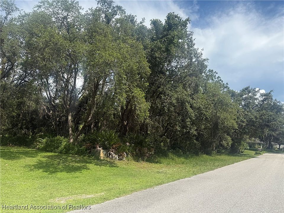 2nd image of 424 Oxbow Dr