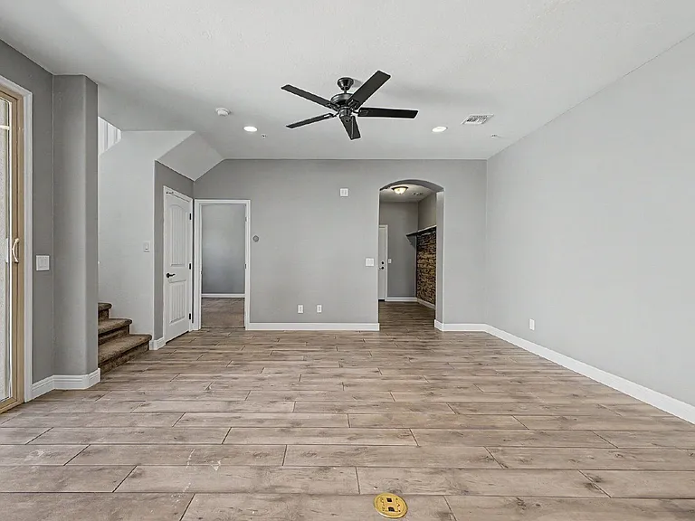20515 W Maiden Ln — Photo 10