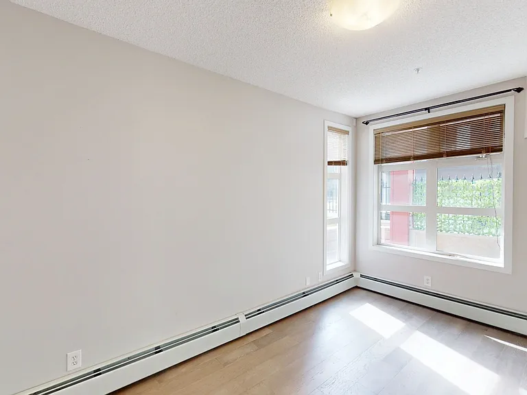 105 24th Ave SW — Photo 6