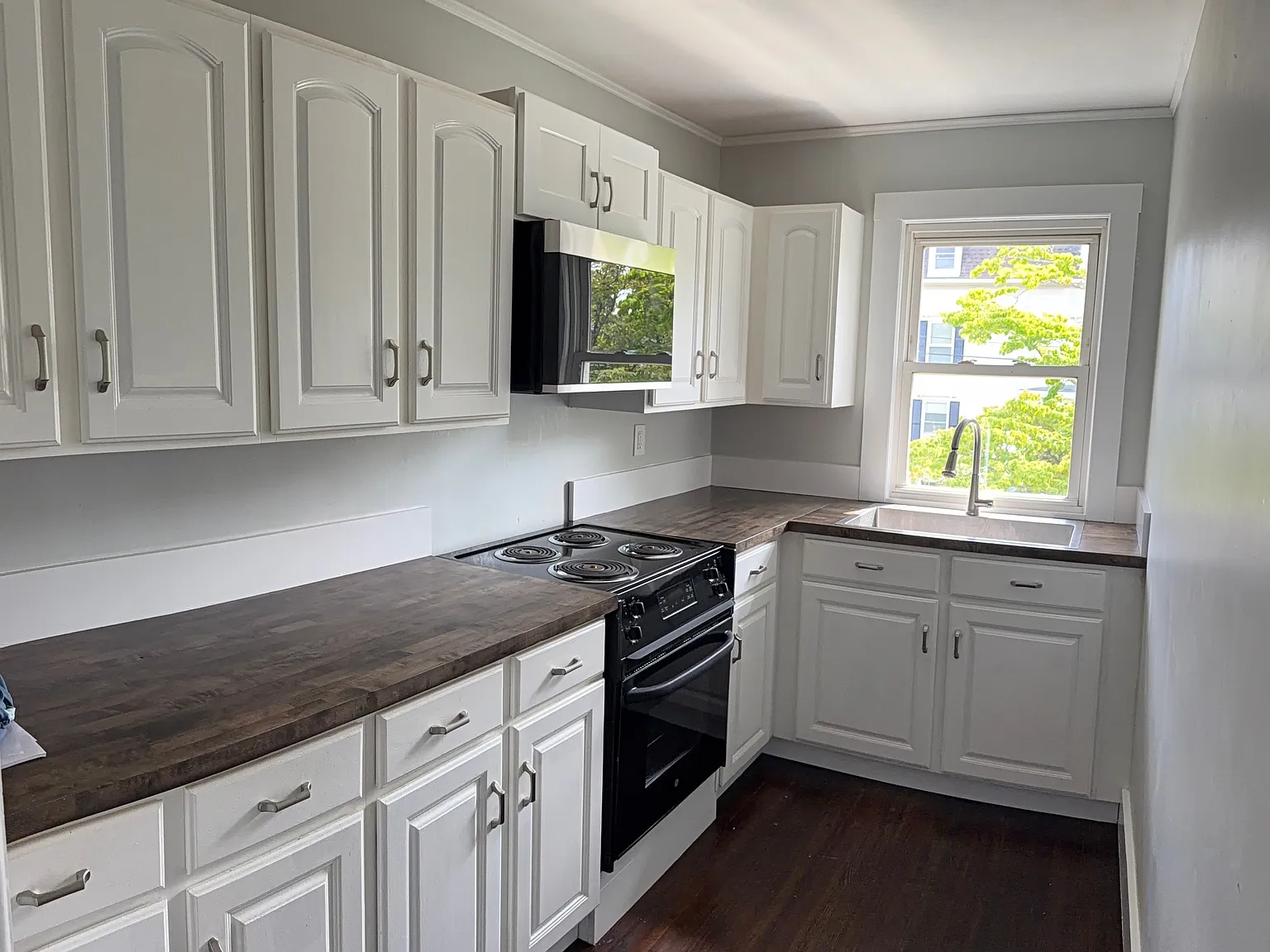 3 bed, 1735 sqft, $2,600 — Photo 2