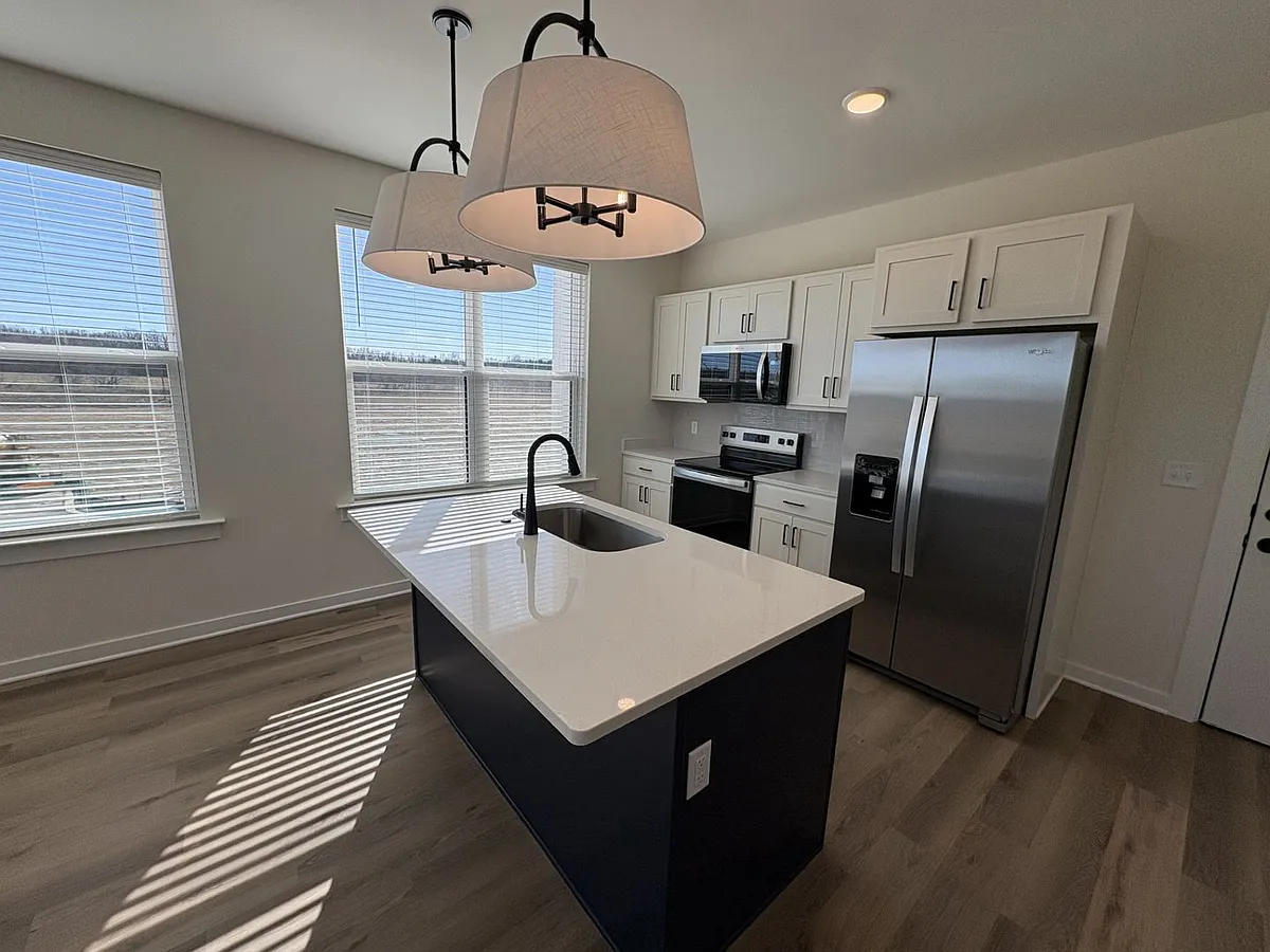 Building Photo - 815 Bolivar Dr