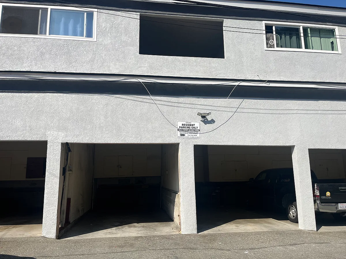Building Photo - 2040 Associated Rd #D