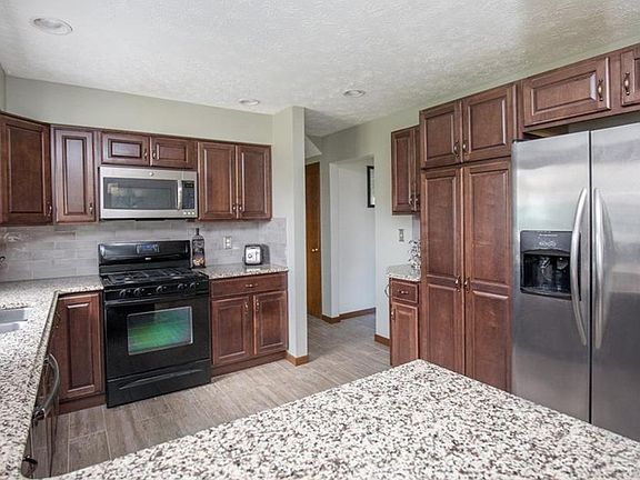 3rd image of 7661 Buchanan Dr