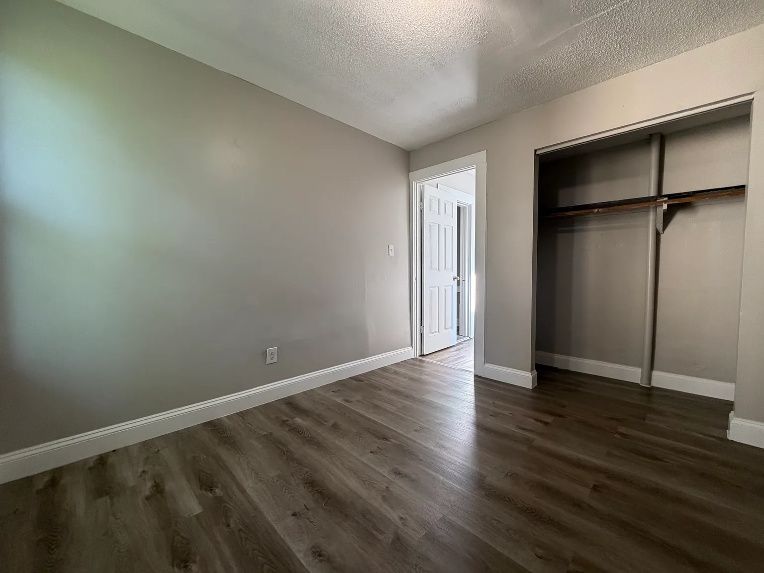 1 bed, 500 sqft, $1,095 — Photo 3