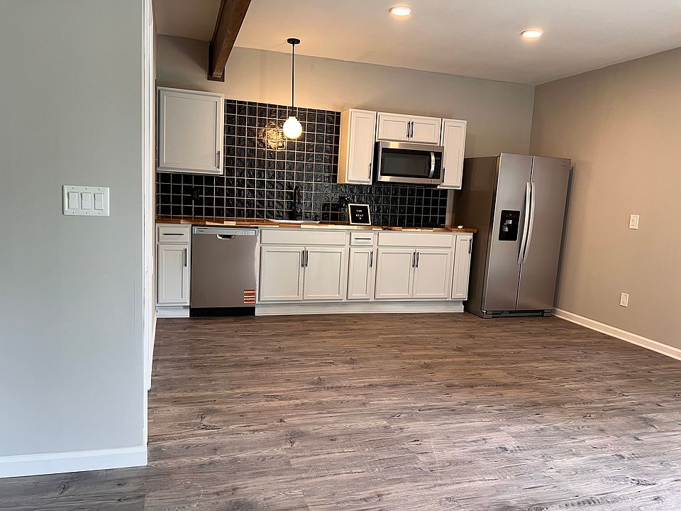 1st image of 2756 Ravenwood Dr