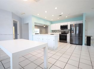 830 SW 49th Ter, Margate, FL 33068