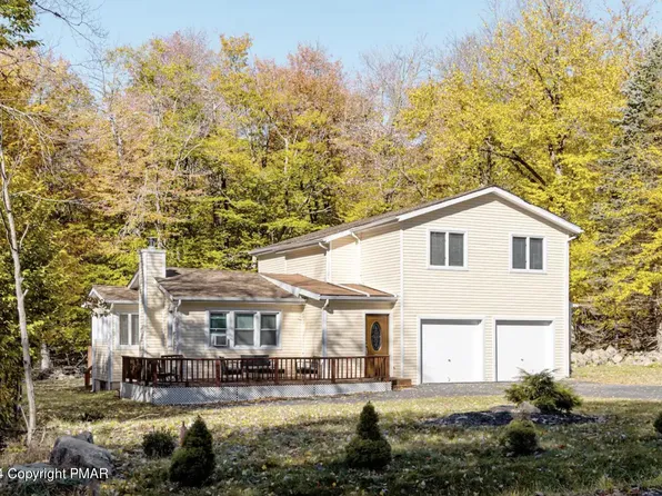 2595 Waterfront Dr, Tobyhanna, PA 18466