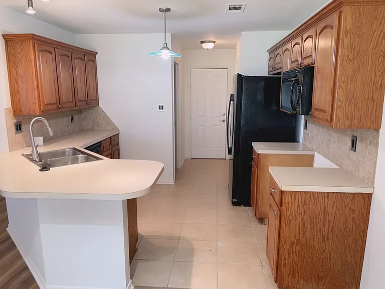 102 Northridge Dr — Photo 4