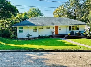 2916 Laurel St, Vicksburg, MS 39180