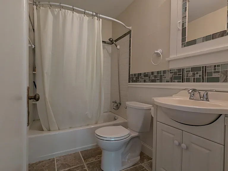 1102 E Maplewood Ave — Photo 20