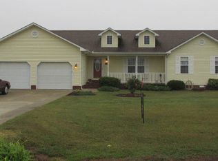 1203 Oakcrest Ln, Dexter, MO 63841