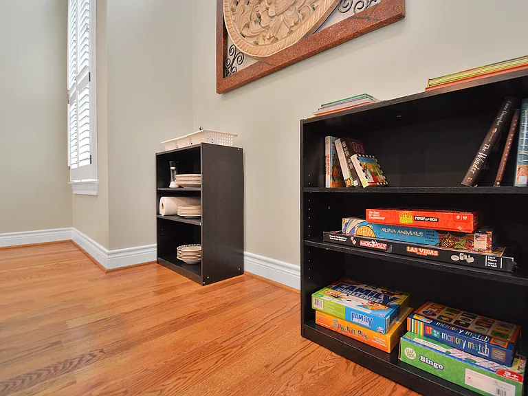 1019 Marconi St — Photo 30