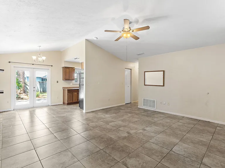 2620 NW 48th Pl — Photo 10