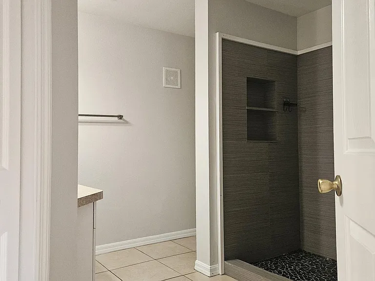 3591 Kernan Blvd S #833 — Photo 24