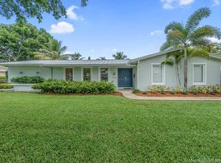 8640 SW 163rd Ter, Palmetto Bay, FL 33157