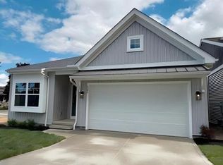 4292 Campus Ln, Willoughby, OH 44094
