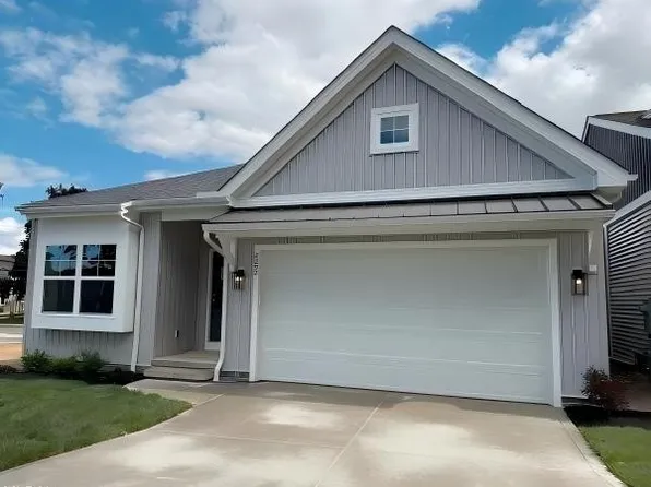4292 Campus Ln, Willoughby, OH 44094