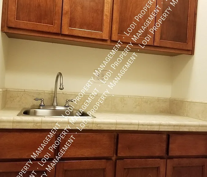 18640 Chestnut St — Photo 17