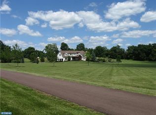 59 Red Corner Rd, Douglassville, PA 19518