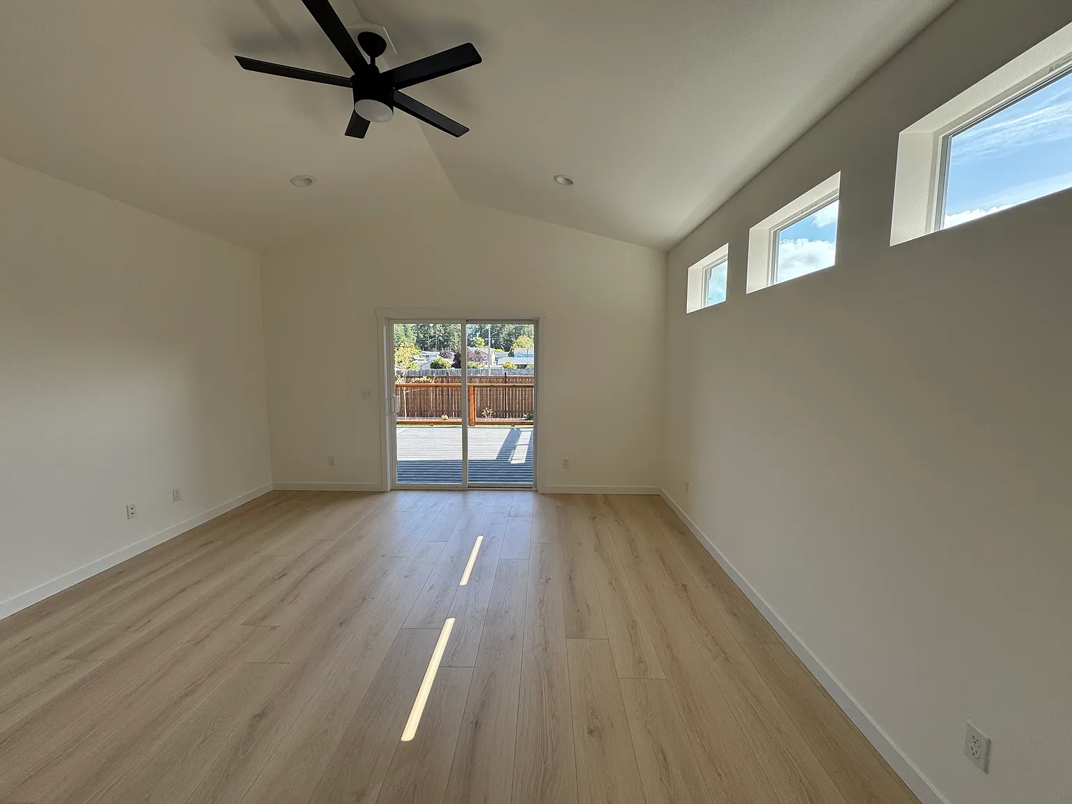 3 bed, 2000 sqft, $3,500 — Photo 4