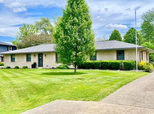 725 Sunset Ln, Fortville, IN 46040