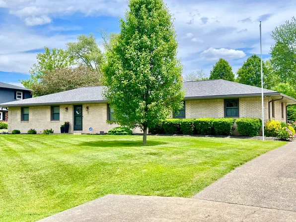 725 Sunset Ln, Fortville, IN 46040