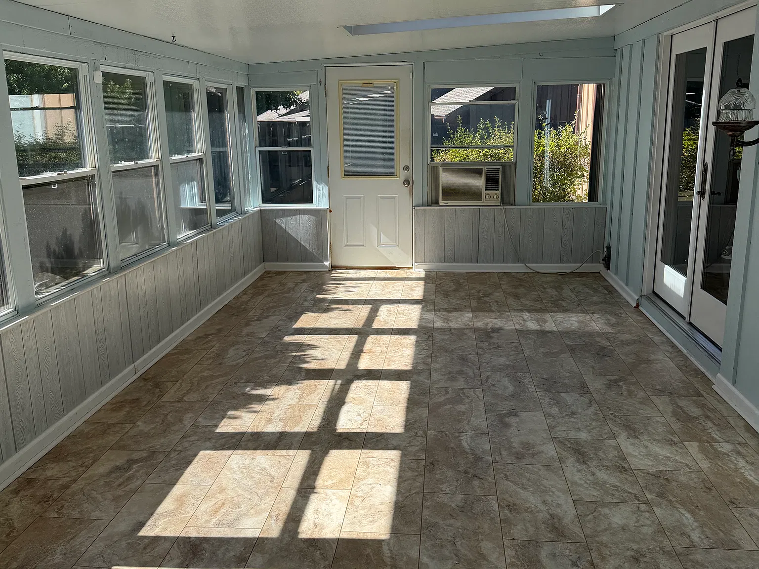 3 bed, 1839 sqft, $1,600 — Photo 3