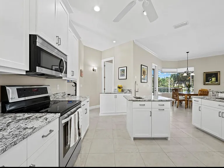 Butlers Crest Dr — Photo 24