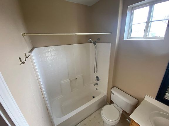 5th image of 1017 Chesapeake Dr