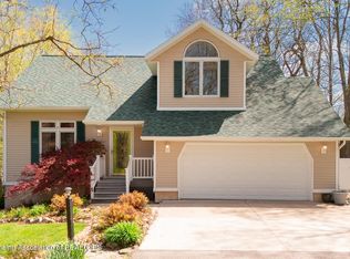 2045 Smoke Drift Trl, Hastings, MI 49058